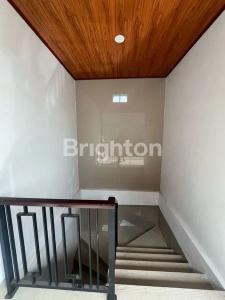 image RUMAH 2 LANTAI MEWAH DENGAN KOLAM RENANG PRIBADI DI DALUNG, KUTA UTARA (4)