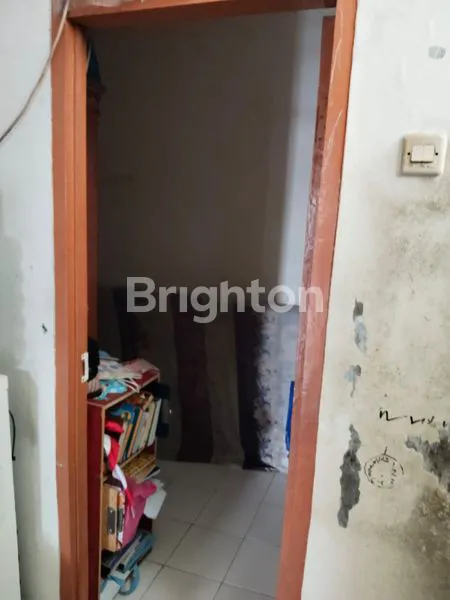image DIJUAL CEPAT! RUMAH 2½ LANTAI DEKAT RSUD CENGKARENG, SHM, BEBAS BANJIR (4)