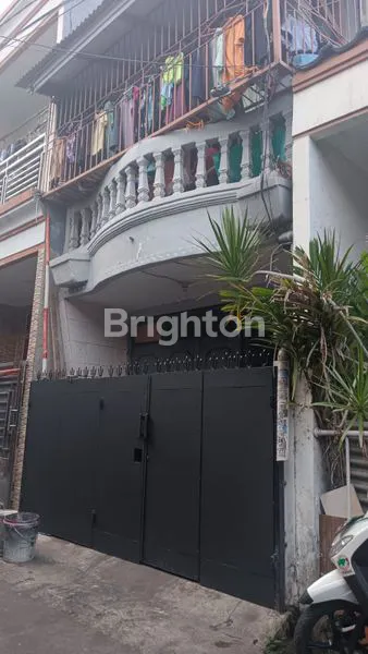 image DIJUAL CEPAT! RUMAH 2½ LANTAI DEKAT RSUD CENGKARENG, SHM, BEBAS BANJIR (1)