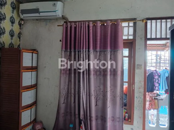 image DIJUAL CEPAT! RUMAH 2½ LANTAI DEKAT RSUD CENGKARENG, SHM, BEBAS BANJIR (8)