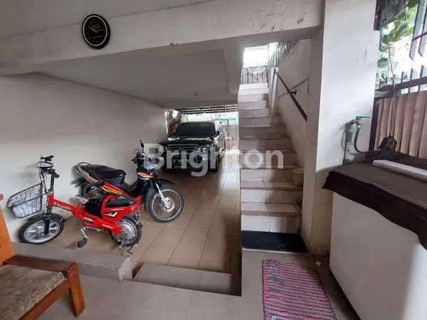 image RUMAH BESAR SIAP HUNI DI KEMANGGISAN JAKARTA BARAT (4)