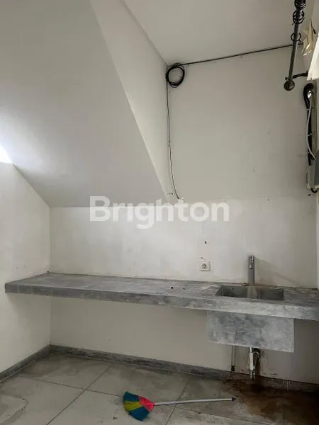 image DISEWAKAN RUKO 2 LANTAI DI CANGGU (5)