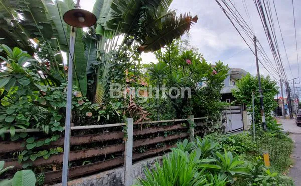 image RUMAH STRATEGIS 2 LANTAI DI RAYA MERR SURABAYA, LT 717M2, AKSES TOL BEBAS MACET (2)