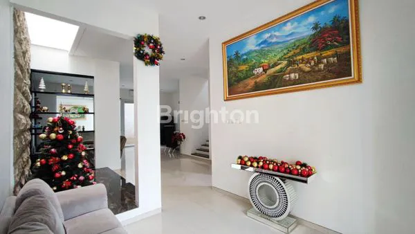 image RUMAH 2 LANTAI SEMI FURNISHED DEKAT UC CITRALAND, SURABAYA BARAT (3)