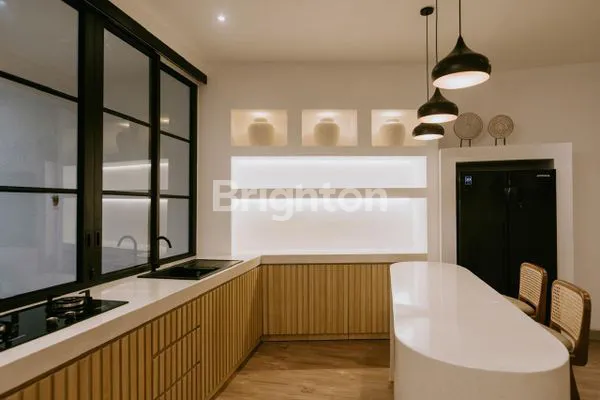 image BRAND NEW VILLA 3 + 1 BR STRATEGIC AT PERERENAN CANGGU (8)