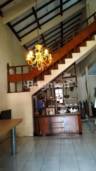 image RUMAH BERUKURAN BESAR DISAIN MEGAHDAN MENGESANKAN (2)