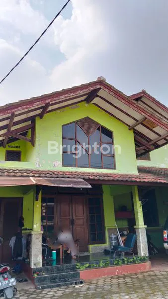 image RUMAH BERUKURAN BESAR DISAIN MEGAHDAN MENGESANKAN (1)