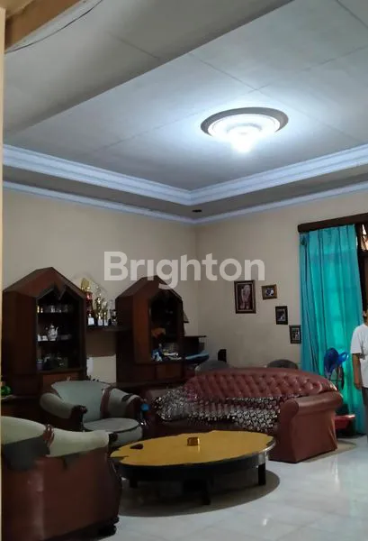 image RUMAH BERUKURAN BESAR DISAIN MEGAHDAN MENGESANKAN (7)