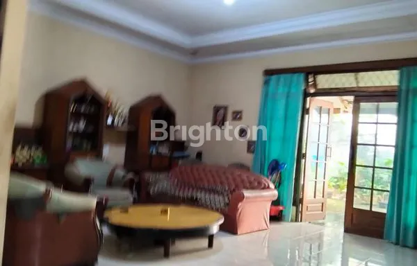 image RUMAH BERUKURAN BESAR DISAIN MEGAHDAN MENGESANKAN (3)