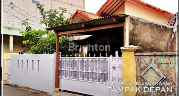 image RUMAH SIAP HUNI BONUS 3 KONTRAKAN DI DAERAH JAGAKARSA, JAKSEL (8)