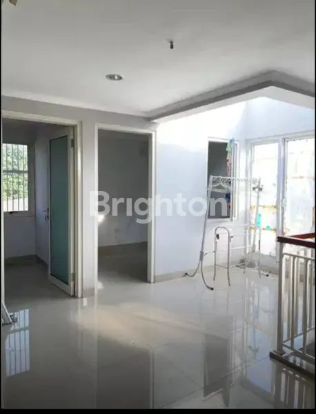 image SIAP HUNI, RUMAH 3 LANTAI NON FURNISH KAWASAN GADING SERPONG , TANGERANG (2)