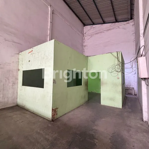 image GUDANG RITZ GATE GEDANGAN SIDOARJO DEKAT TOL WARU (3)