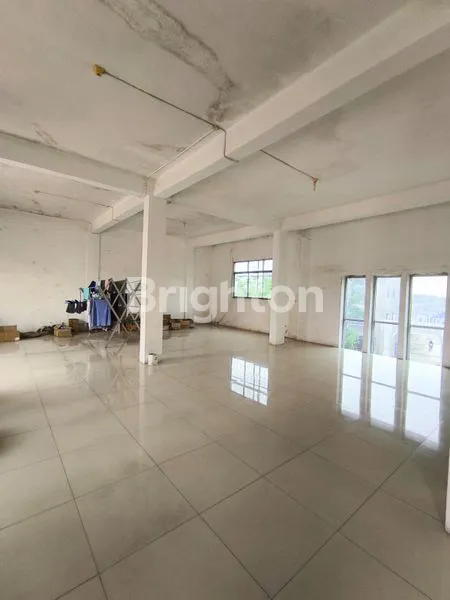 image RUKO 3 LANTAI STRATEGIS SEMI-FURNISHED DI PUSAT KOTA PEKANBARU (5)