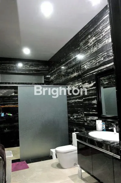 image RUMAH MEWAH 2,5 LANTAI SIAP HUNI DI KOTA MALANG (5)