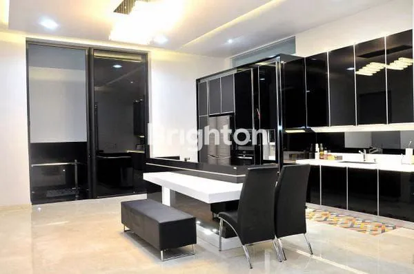 image RUMAH MEWAH 2,5 LANTAI SIAP HUNI DI KOTA MALANG (4)