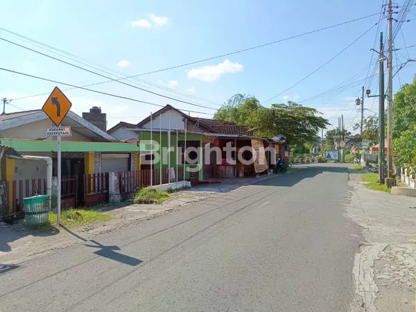 image TANAH BONUS BANGUNAN RUMAH INDUK KOST KOS AREA UMY GAMPING (7)