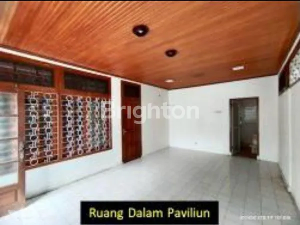 image RUMAH LUAS DI LOKASI STRATEGIS SALEMBA, JAKARTA PUSAT. (4)