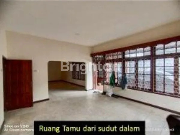 image RUMAH LUAS DI LOKASI STRATEGIS SALEMBA, JAKARTA PUSAT. (5)