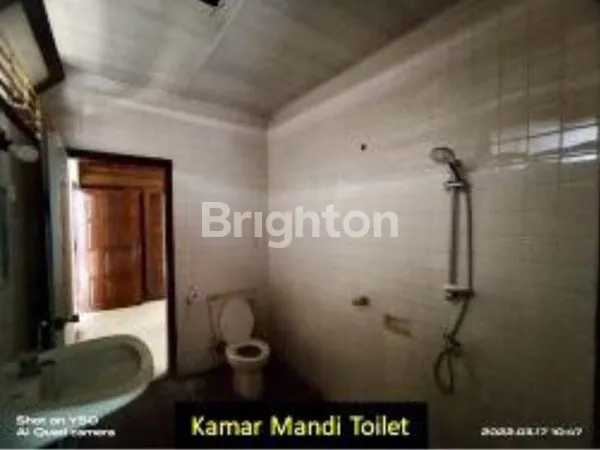 image RUMAH LUAS DI LOKASI STRATEGIS SALEMBA, JAKARTA PUSAT. (8)