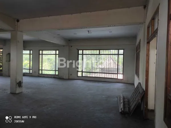 image GUDANG 3 LANTAI LOKASI STRATEGIS PINGGIR JALAN RAYA WATES. (4)