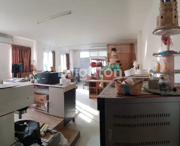 image RUKO CANTIK 3.5 LANTAI DIJUAL DI JALAN M. YAMIN (2)