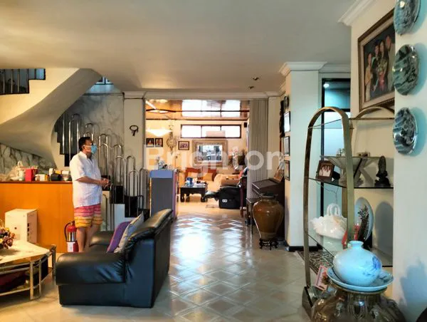 image RUKO BOUTIQUE STRATEGIS FURNISHED GUNUNG SARI ILIR (5)