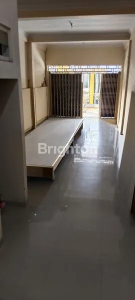 image RUKO 2 LANTAI SELANGKAH KAMPUS UPN AREA PADAT PENDUDUK  (2)