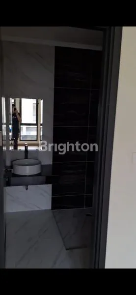 image RUMAH MEWAH 2 LANTAI CLUSTER CARSON GADING SERPONG (8)