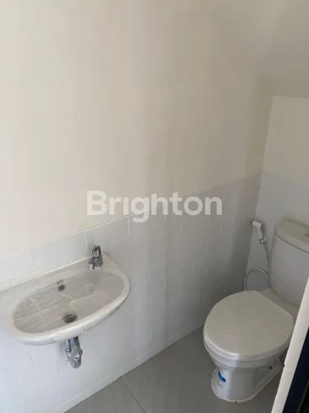 image RUMAH SIAP HUNI 2 LANTAI FULL FURNISHED DI CENDANA ICON LIPPO KARAWACI (3)