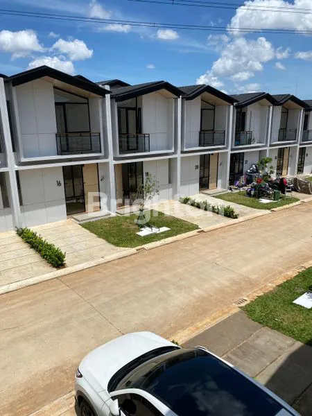 image RUMAH SIAP HUNI 2 LANTAI FULL FURNISHED DI CENDANA ICON LIPPO KARAWACI (1)