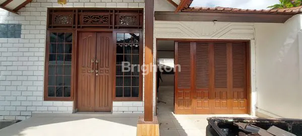 image RUMAH SEWA SEMI-FURNISHED LOKASI STRATEGIS DI GATOT SUBROTO, DENPASAR (2)