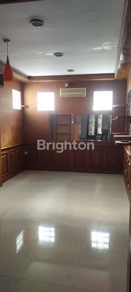 image RUMAH SEWA SEMI-FURNISHED LOKASI STRATEGIS DI GATOT SUBROTO, DENPASAR (7)