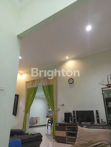 image RUMAH 2 LANTAI, 5 KAMAR TIDUR, SEMI FURNISHED, DI LOKASI STRATEGIS DEKAT JALAN SOEKARNO HATTA, UNIVERSITAS BRAWIJAYA, MALANG KOTA, JAWA TIMUR (7)