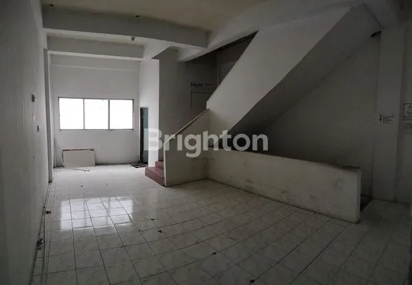 image RUKO 3 LANTAI AREA SUDIRMAN (5)