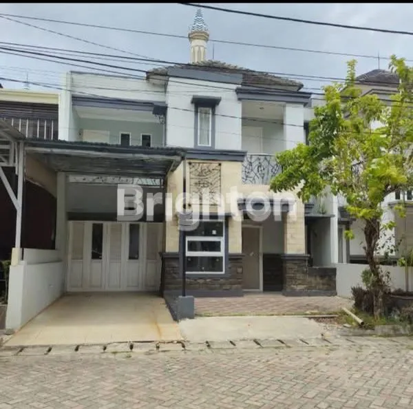 image RUMAH 2 LANTAI STRATEGIS DI JANTUNG KOTA SAMARINDA, KOMPLEK GRAND MAHAKAM CITY (8)