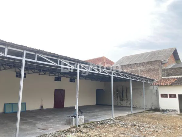 image GUDANG LUAS STRATEGIS RAYA JATINOM - LOKASI POTENSIAL UNTUK USAHA (6)