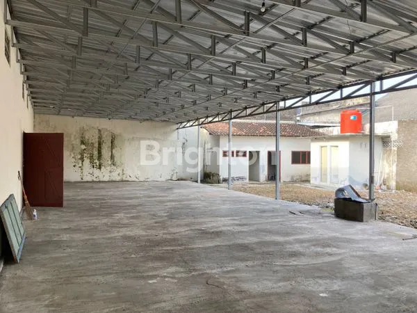 image GUDANG LUAS STRATEGIS RAYA JATINOM - LOKASI POTENSIAL UNTUK USAHA (8)