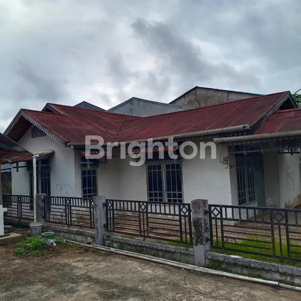image RUMAH LOKASI SANGAT STRATEGIS DI JL. SEJAHTERA 1, PONTIANAK (4)