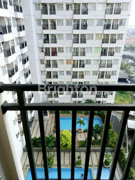 image HOT DEAL! STUDIO MARGONDA RESIDENCE DEPOK FULL FURNISHED – HADAP POOL ,DEKAT UI & STASIUN (1)