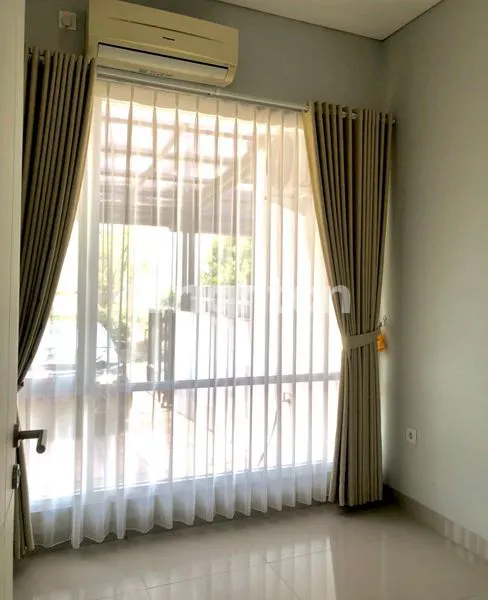 image DISEWAKAN *RUMAH SEMI-FURNISED, STRATEGIS, ONE GATE CLUSTER. KIWI RESIDENCE ,  GRAHA RAYA BINTARO (5)