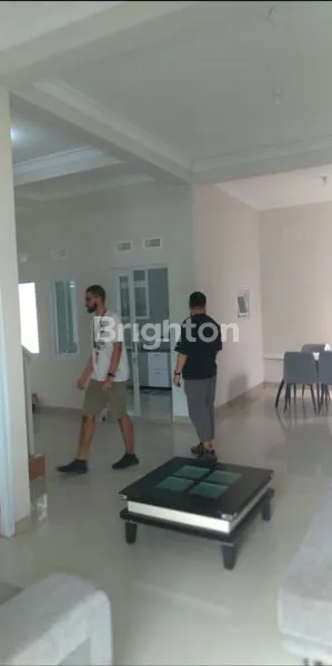 image RUMAH MEWAH 2 LANTAI, SIAP HUNI, DI CITRA PURI MAJAPAHIT KOTA MADIUN (4)