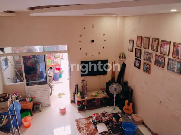 image RUMAH MEWAH 2 LANTAI DI SIMO MAGERSARI, SERTIFIKAT SHM, HARGA TERJANGKAU! (2)