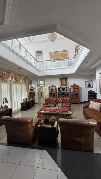 image RUMAH MEWAH FULLY-FURNISHE DI CIGADUNG, BANDUNG UTARA HARGA TERJANGKAU!  (2)