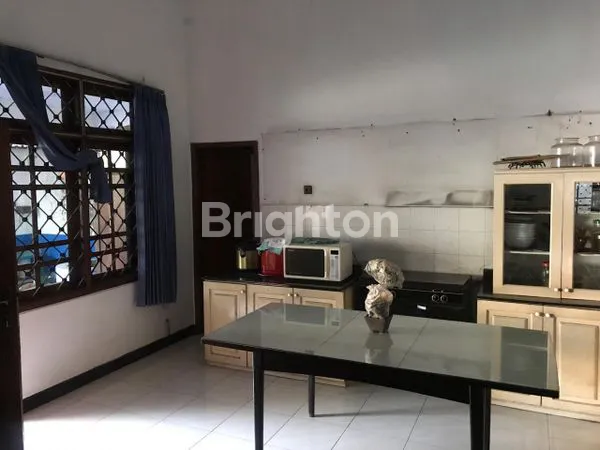 image RUMAH SIDOARJO DI JALAN PANGLIMA HIDAYAT, DEKAT FASILITAS KOTA SIDOARJO (4)
