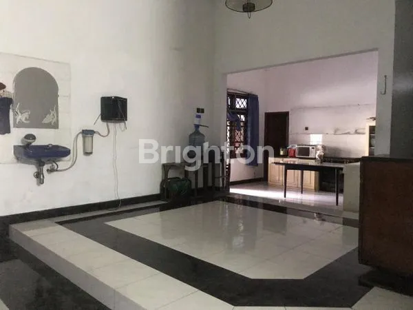 image RUMAH SIDOARJO DI JALAN PANGLIMA HIDAYAT, DEKAT FASILITAS KOTA SIDOARJO (5)