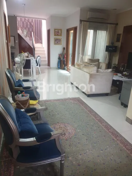 image RUMAH DIJUAL CEPAT HARGA NEGO 3,3 M, RUMAH SIAP HUNI DAN LINGKUNGAN NYAMAN DI KOMPLEK PERUMAHAN JATIWARINGIN PONDOK GEDE (4)