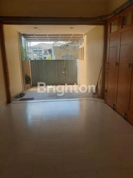 image RUMAH DIJUAL CEPAT HARGA NEGO 3,3 M, RUMAH SIAP HUNI DAN LINGKUNGAN NYAMAN DI KOMPLEK PERUMAHAN JATIWARINGIN PONDOK GEDE (6)