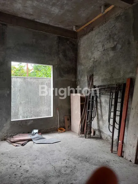 image DIJUAL RUMAH HOOK SETENGAH JADI DI PANDUGO (4)