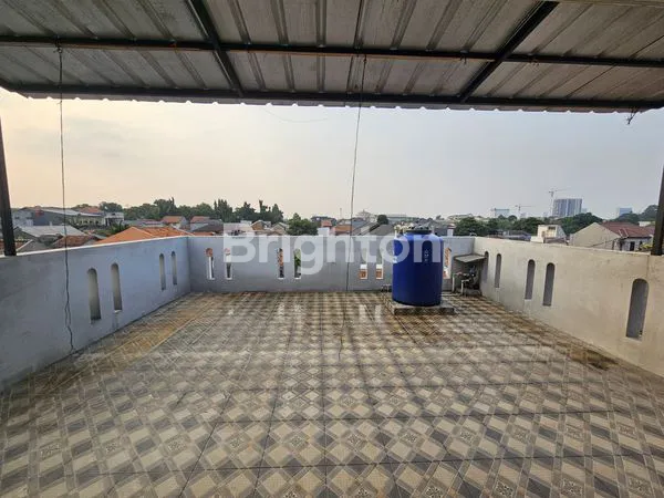 image RUMAH 3 LANTAI DEKAT STASIUN MRT CIRENDEU  (8)