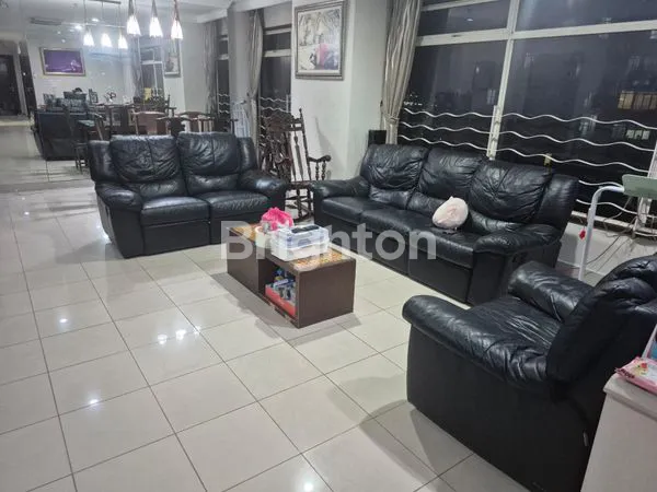 APARTEMEN MEWAH SEMI-FURNISHED DI PANTAI MUTIARA, JAKARTA UTARA, HARGA TERJANGKAU 2,5 MILIAR!